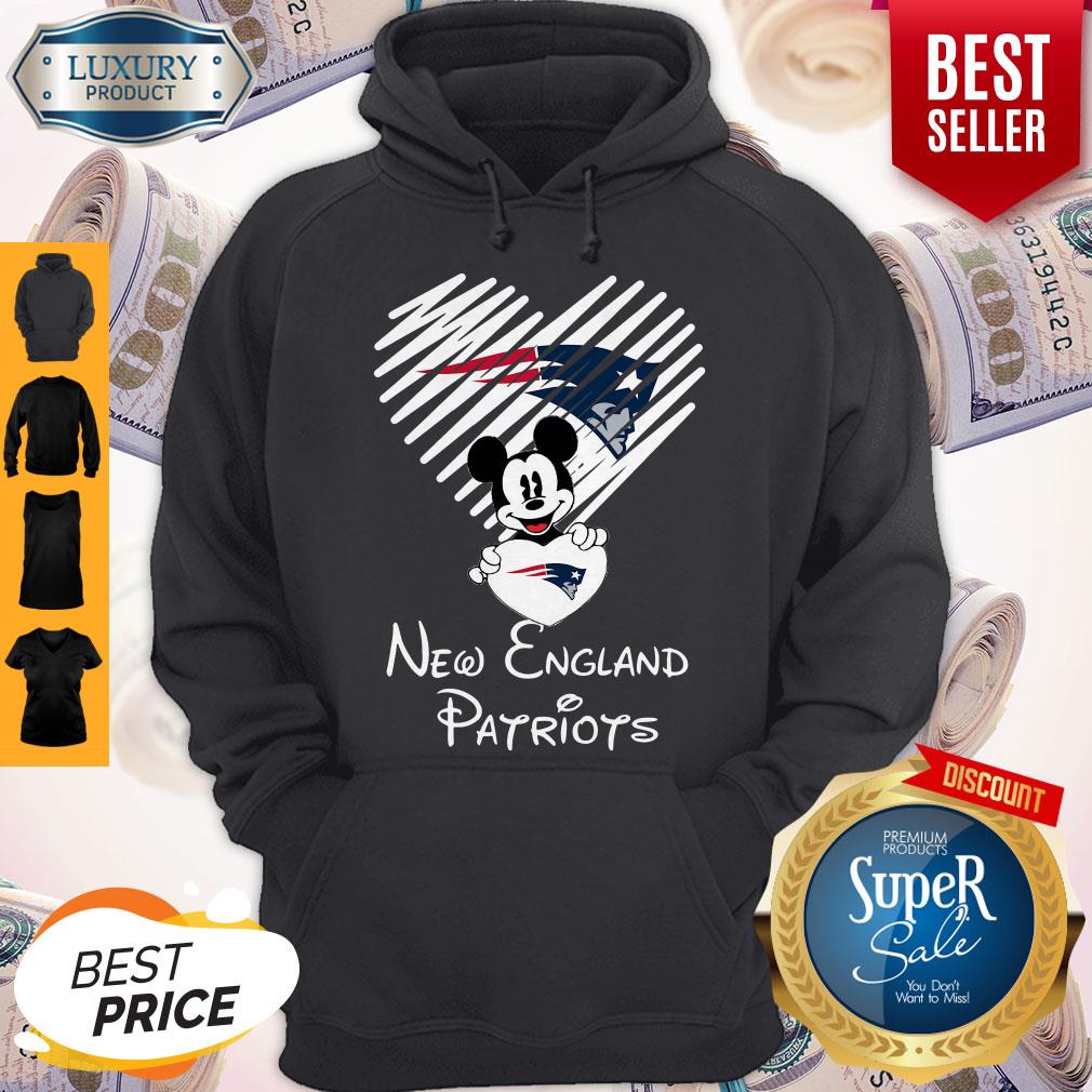 Mickey Mouse Hug Heart New England Patriots Logo Hoodie