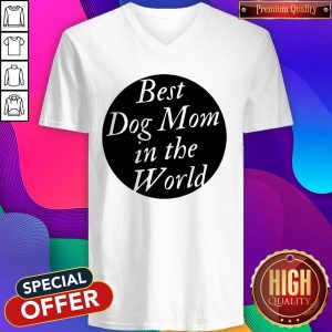 Official Best Dog Mom In The World V-neck