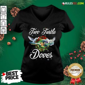 Turo Turtle Doves Merry Christmas V-neck - Design By Rulestee.com