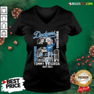 Los Angeles Dodgers Tommy Lasorda World Series 1927 2021 Signature V-neck - Design By Rulestee.com