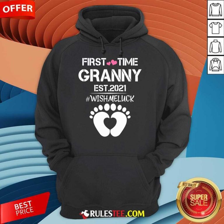 Nice Baby Foots First Time Grandma Est 2020 Wish Me Luck Hoodie
