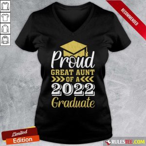 Proud Great Aunt Of A 2022 Graduate V-neck