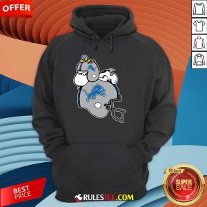 Snoopy And Woodstock Resting On Detroit Lions Helmet Hoodie