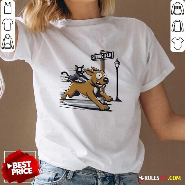 Hot Donald Trump They're Eating Dogs And Cats In Springfield Ohio V-Neck