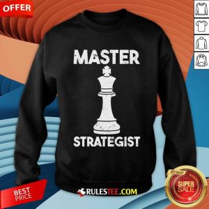 Top Chess King Master Strategist Sweatshirt