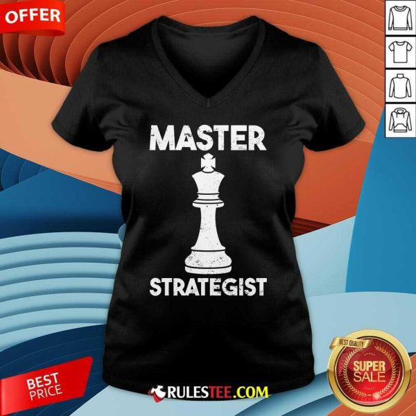 Top Chess King Master Strategist V-Neck