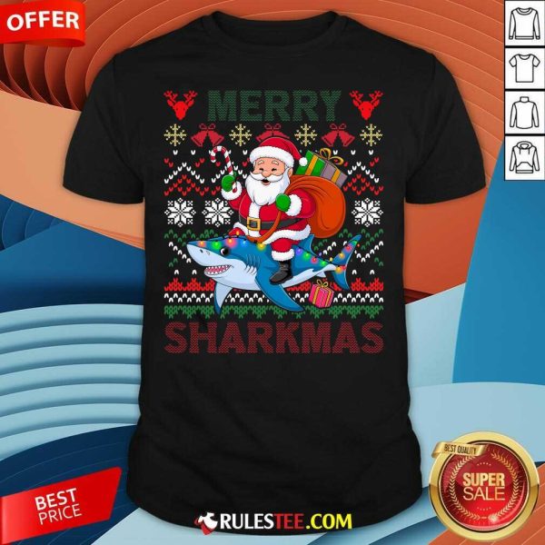 Nice Merry Sharkmas Christmas Shark Lights Santa Hat T-Shirt