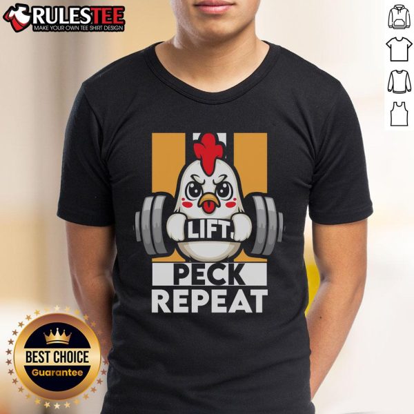 Awesome Chicken Lift Peek Repeat T-Shirt featuring a fun chicken graphic, perfect for fitness enthusiasts and poultry lovers.