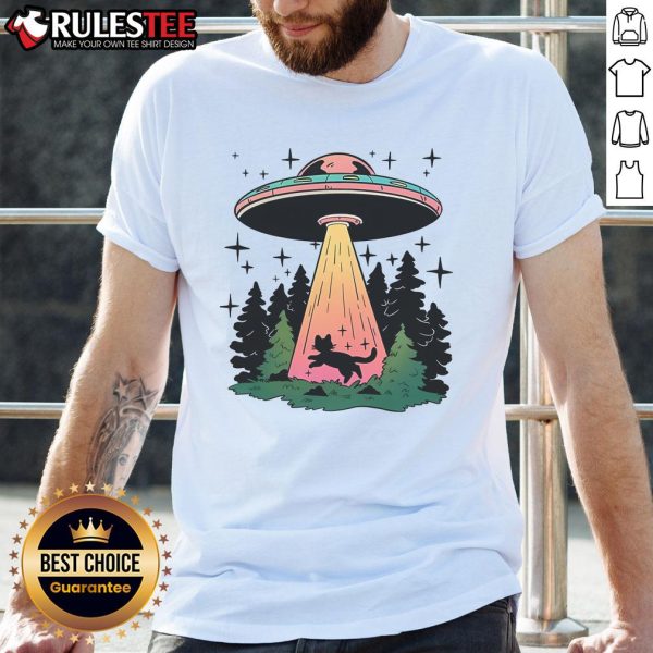 Cute cat graphic on a 'To The Mothership' UFO t-shirt, perfect for cat lovers and UFO enthusiasts.