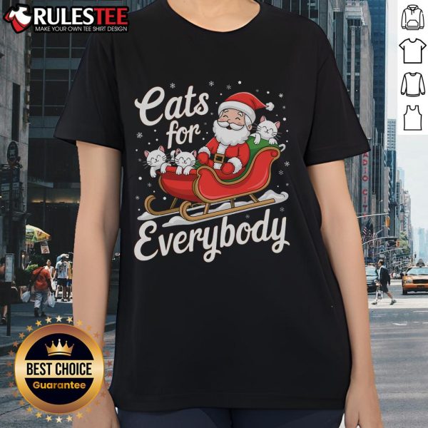 Festive Christmas tee featuring cute cats, perfect for holiday celebrations and gift-giving for cat lovers.