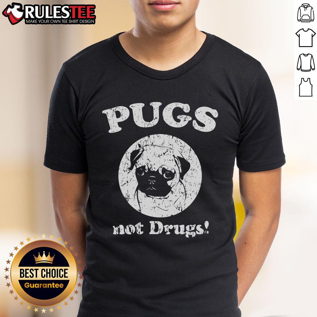 Cute Pugs Not Drugs dog T-shirt featuring an adorable pug graphic, perfect for dog lovers and casual wear.