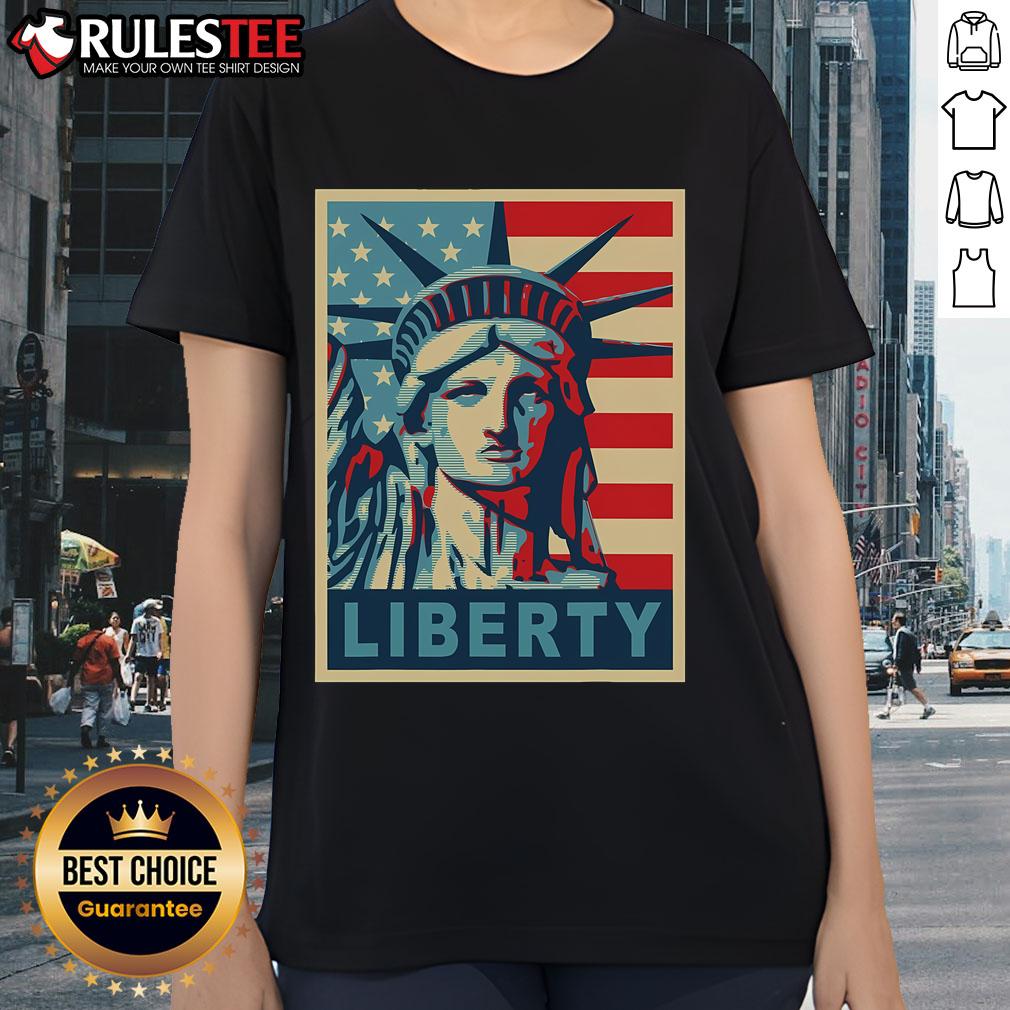 Awesome Statue of Liberty graphic on a stylish retro ladies tee, perfect for patriotic fashion lovers.