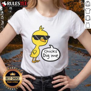 Adorable yellow Easter chicks on a tee, perfect for celebrating Easter with a cute and festive vibe. Happy Easter!