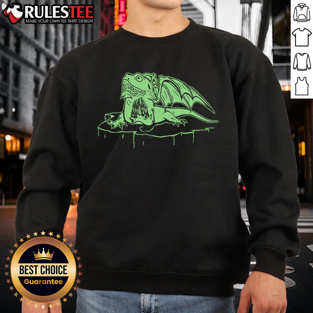 Funny bearded dragon sweatshirt featuring a cool lizard design, perfect for reptile pet lovers and enthusiasts.