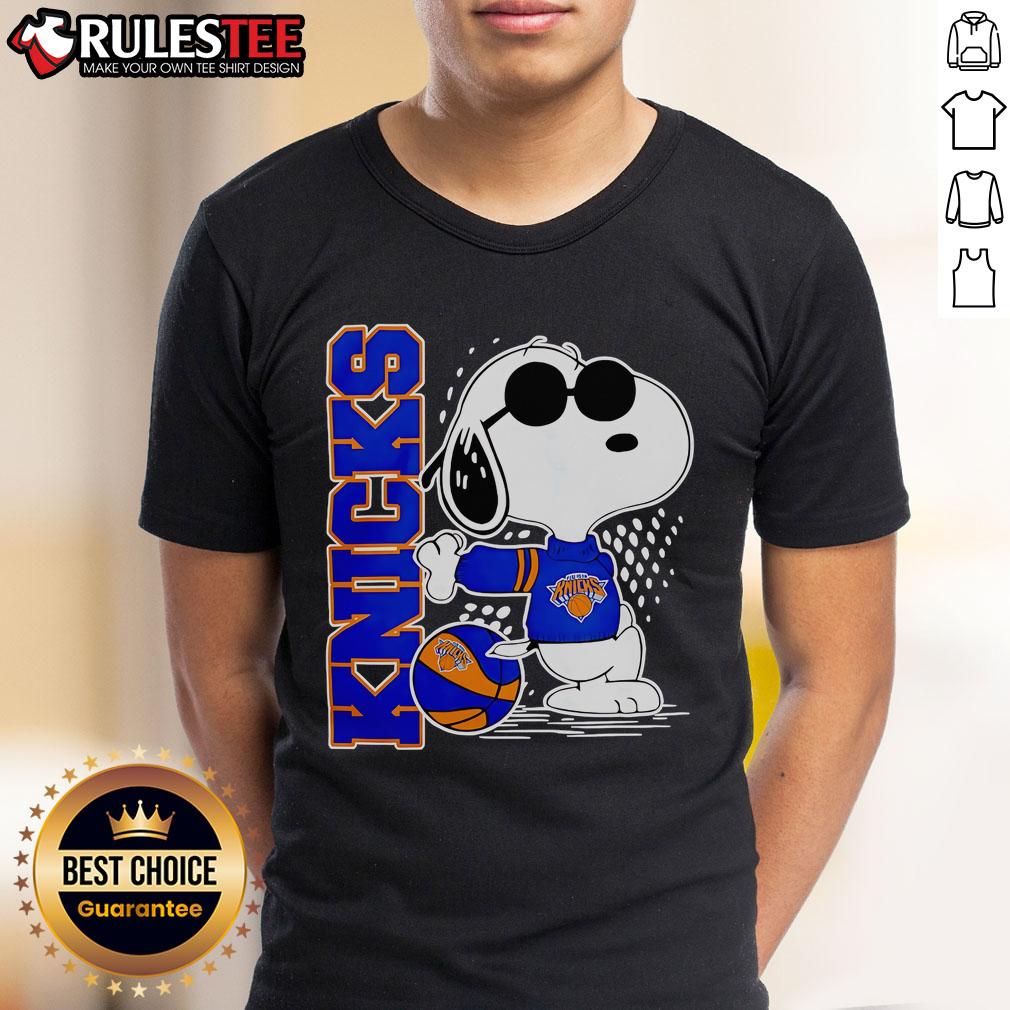 Alt Text: Awesome Peanuts Snoopy New York Knicks Basketball 2025 T-Shirt featuring Snoopy in Knicks gear, perfect for fans.