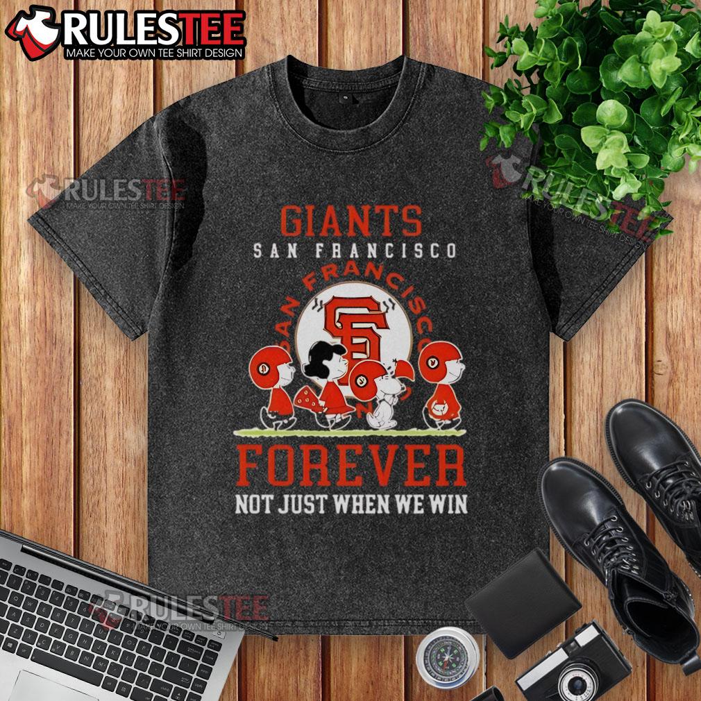 Awesome Peanuts Charlie Brown Snoopy San Francisco Giants baseball t-shirt, perfect for fans year-round, not just when we win.