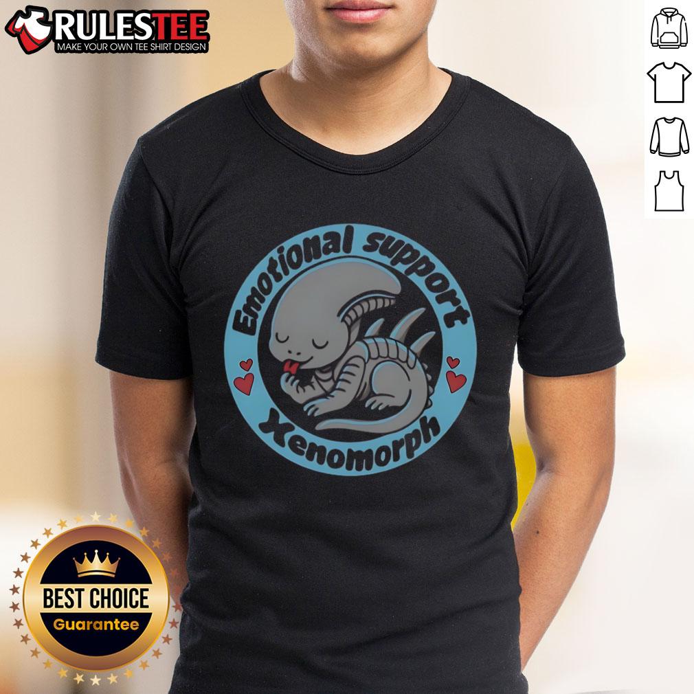 Adorable emotional support xenomorph alien predator T-shirt featuring a cute design, perfect for sci-fi fans and comfort lovers.