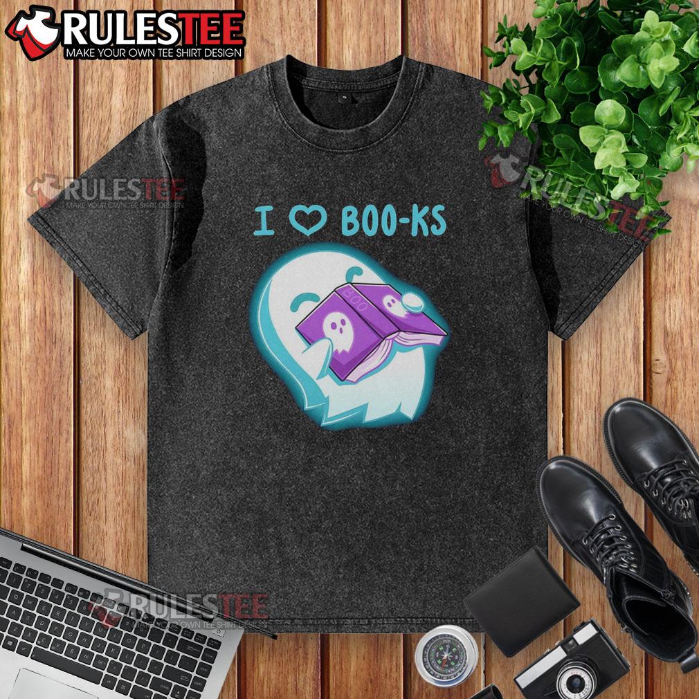 Cute ghost graphic on 'I Heart Boo-ks' washed t-shirt, perfect for Halloween and book lovers.