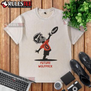Good Future Wolfpack Dream Chaser Class of Legends washed t-shirt featuring a vintage design and bold graphics.