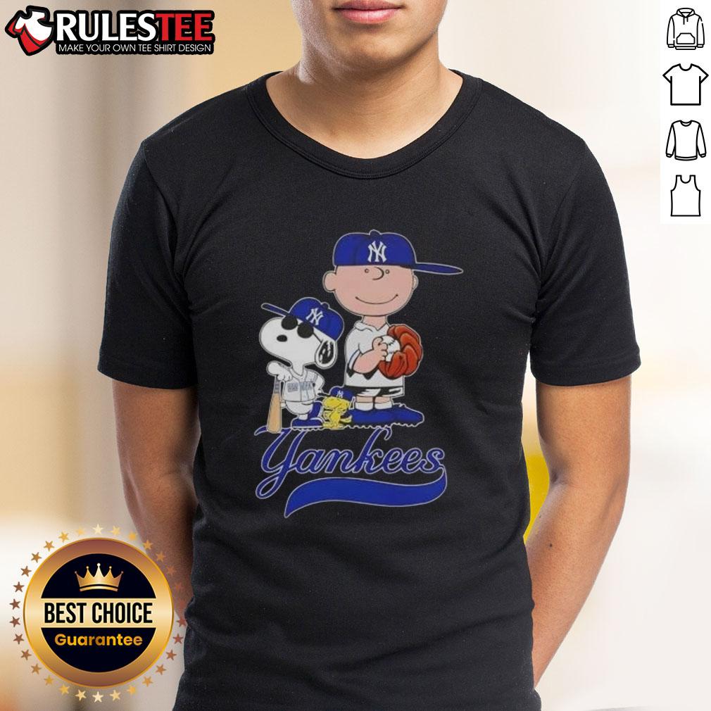 Alt Text: Awesome Peanuts characters Snoopy and Charlie Brown on a New York Yankees baseball T-shirt design.