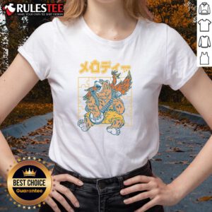 Funny bear playing banjo in a Japanese retro style on a ladies tee, perfect for animal melody lovers.