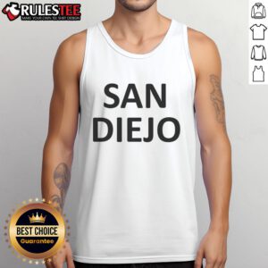 Katelyn Tarver in a stylish tank top at San Diego event, showcasing her trendy summer fashion.